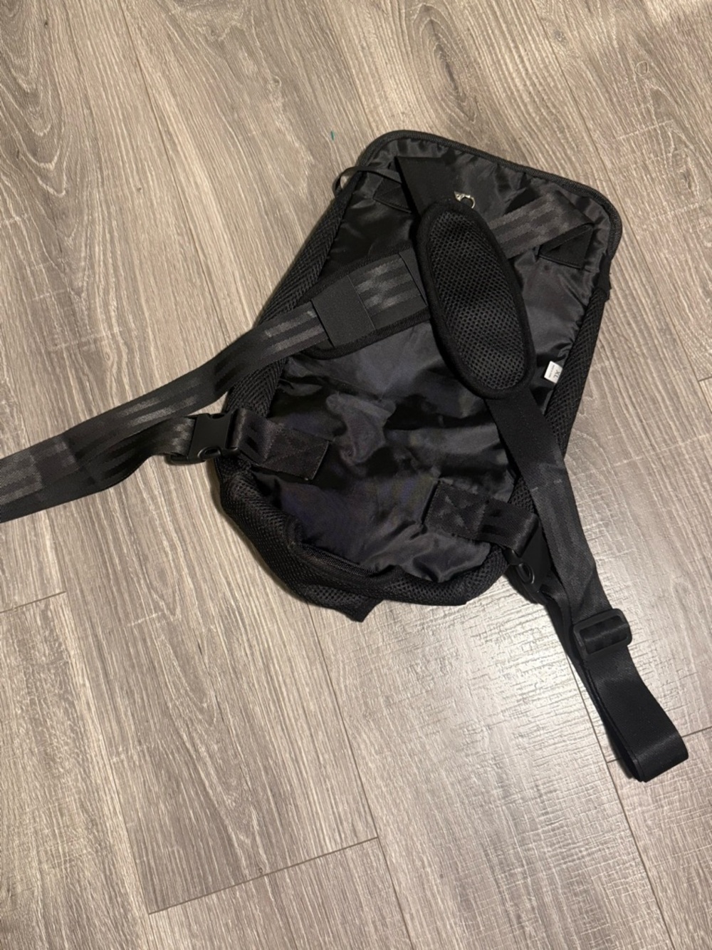 Black Mesh pet Front-Carrier Backpack - Picture 3 of 3